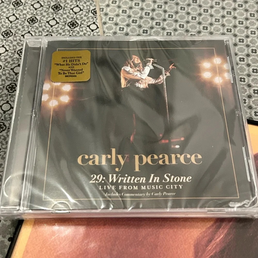 Carly Pearce VIP bundle - Picture 5 of 7